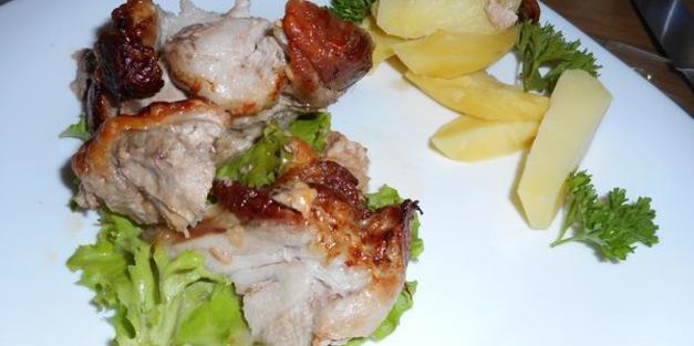 рулет из свиного окорока