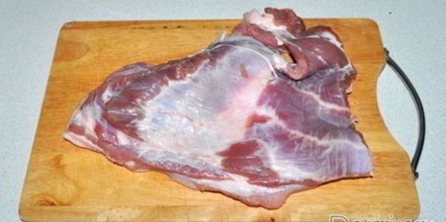 рулет из свиной брюшины с грибами