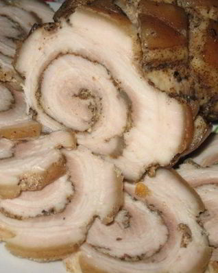 Рулет из свиной грудинки