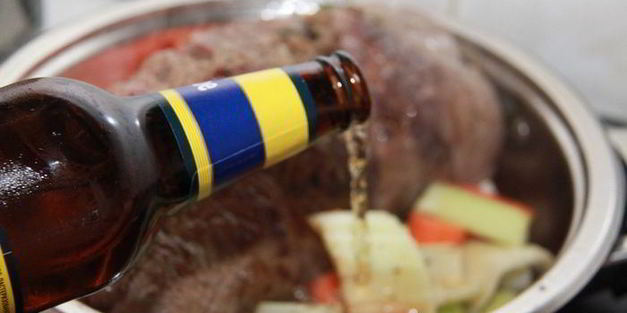 рулет из телятины с беконом и грибами на пиве