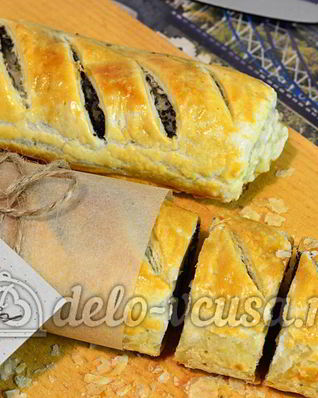 Рулет с маком из слоеного теста
