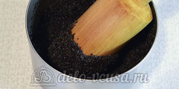 рулет с маком из слоеного теста