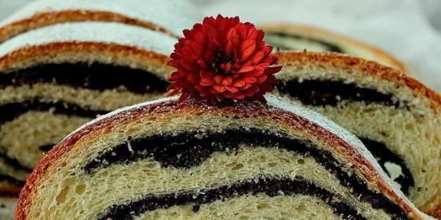 рулет с маковой начинкой