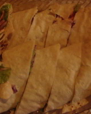 Рулет с овощами и копченой грудинкой