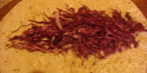 рулет с овощами и копченой грудинкой