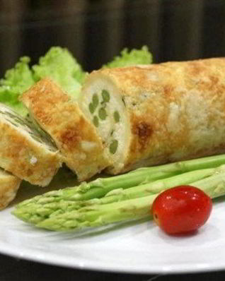 Рулет с сыром и спаржей