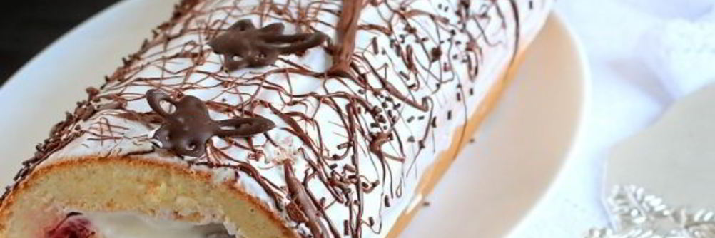 Рулет с вишней по-японски