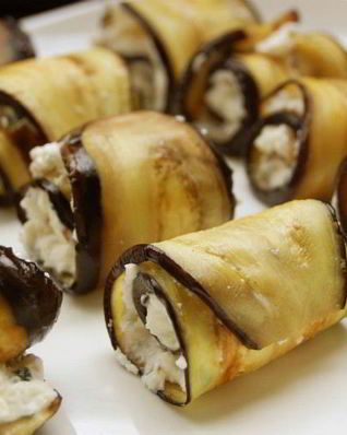 Рулетики из баклажанов с творогом