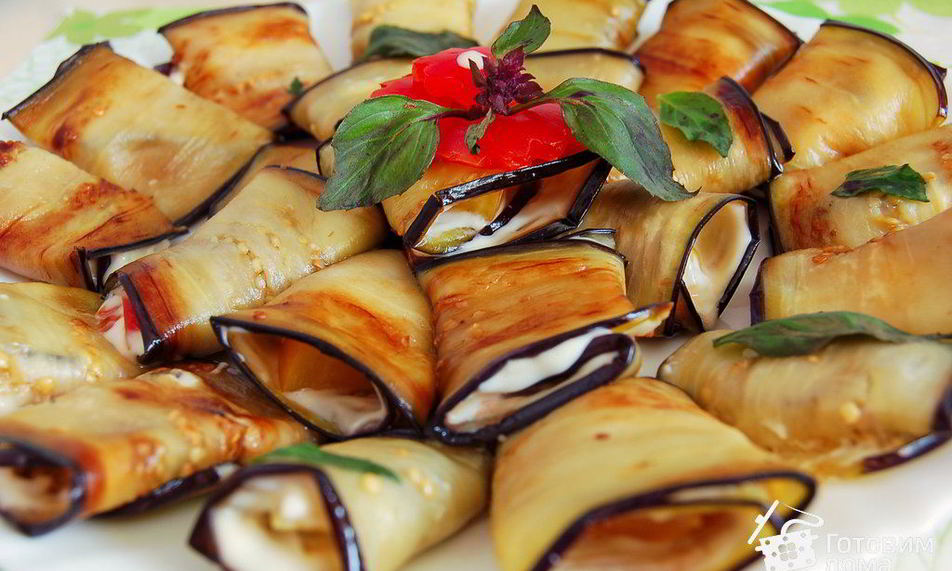 Рецепт рулетики из баклажанов
