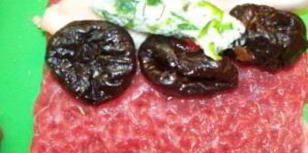 рулетики из говядины с черносливом