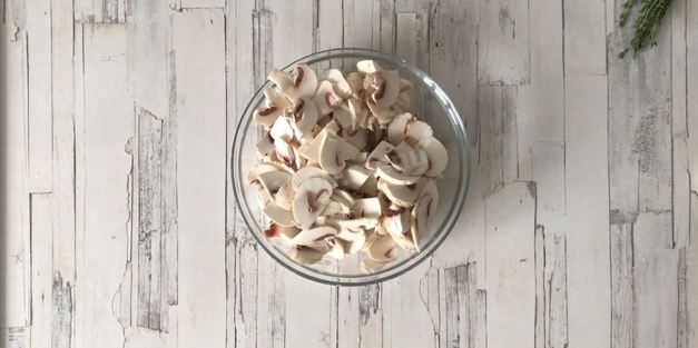 рулетики из свинины с грибами