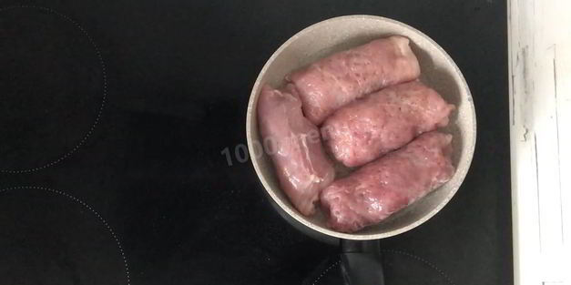 рулетики из свинины с грибами
