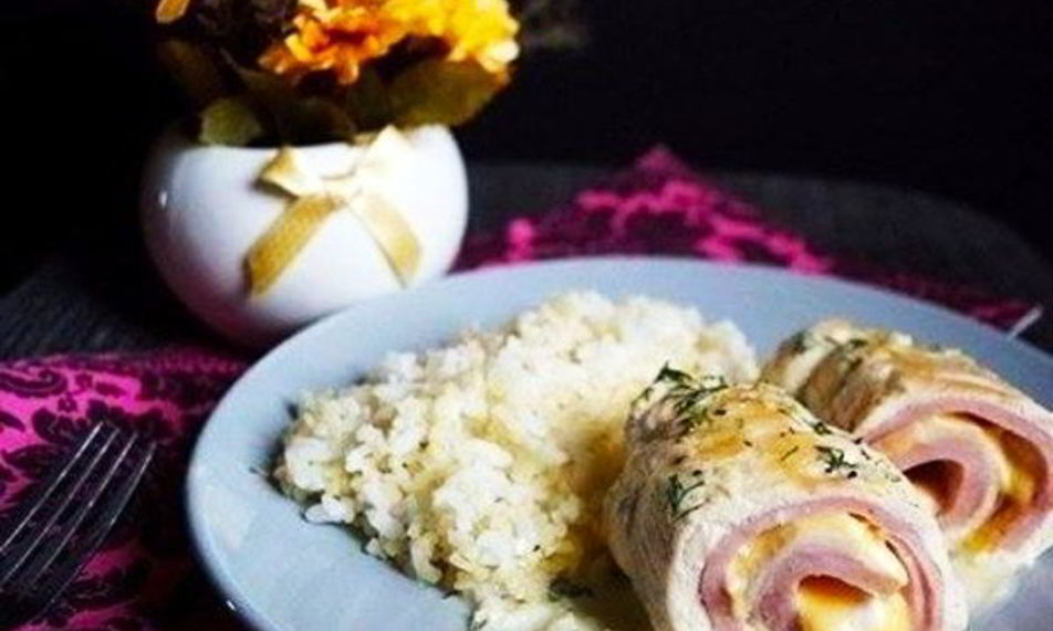 Рецепт рулетики кордон блю в сливочном соусе