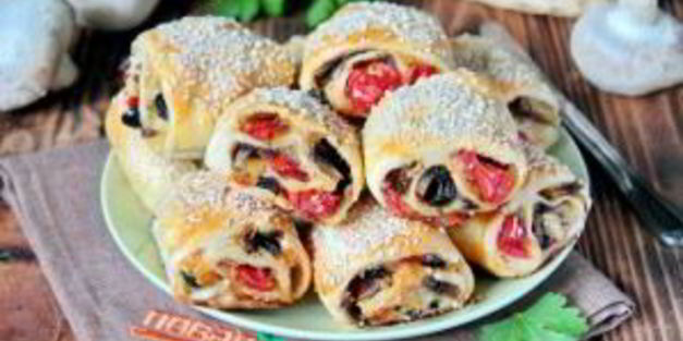 рулетики с томатами и грибами