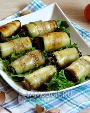 Рулеты из баклажанов с сыром и чесноком