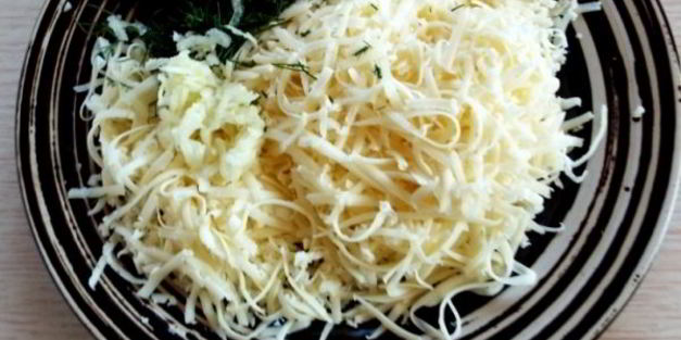 рулеты из баклажанов с сыром и чесноком