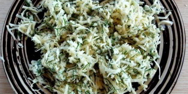 рулеты из баклажанов с сыром и чесноком