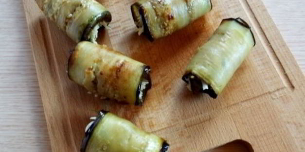 рулеты из баклажанов с сыром и чесноком