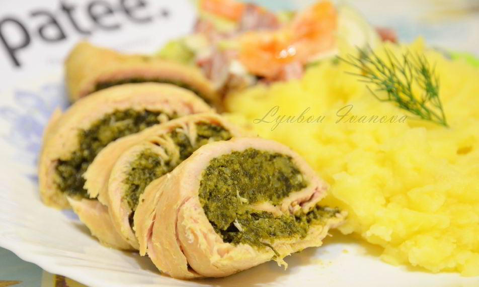 Рецепт рулеты из индейки со шпинатом и брокколи