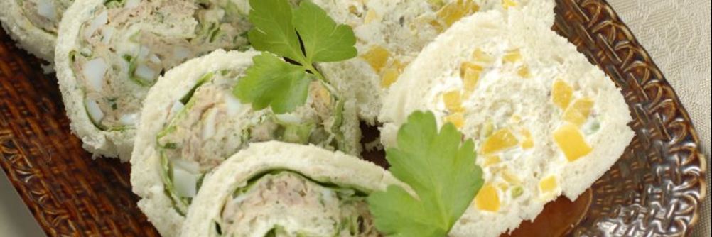 Рулеты с тунцом, сыром и зеленью