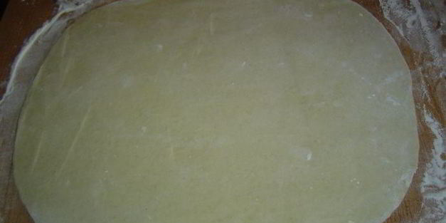 сдобный рулет из холодного дрожжевого теста