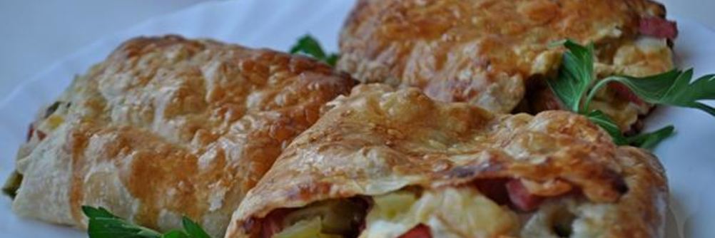 Слоеный рулет с ветчиной и сыром