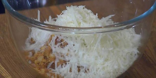 телячьи рулетики на шпажках с изюмом и орехами