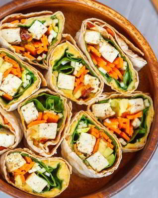 Вегетарианские рулетики гриль с тофу и овощами