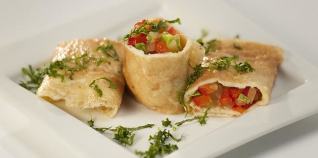 яичный рулет с овощами