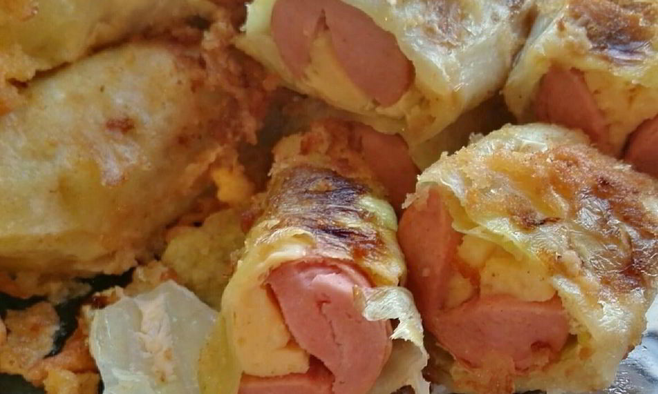 Рецепт сосиски с сыром в капусте
