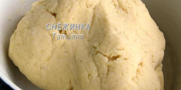 сосиски, запеченные в картофельном тесте