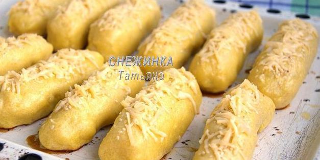 сосиски, запеченные в картофельном тесте