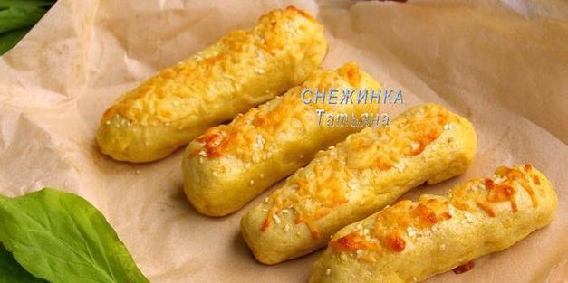 сосиски, запеченные в картофельном тесте