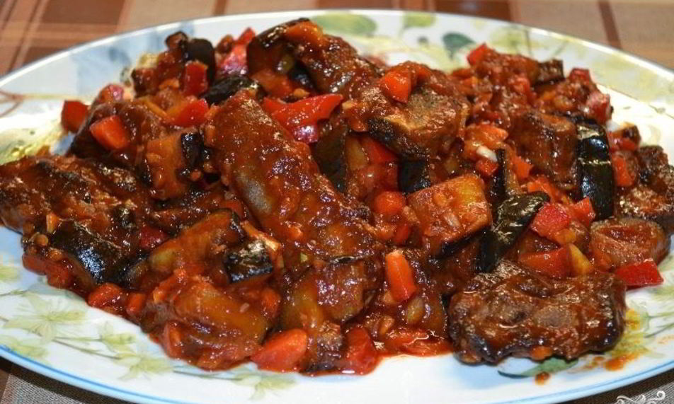 Рецепт свиные ребрышки с баклажанами