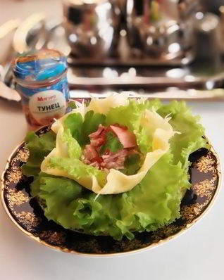 Сырные корзиночки с салатом из тунца