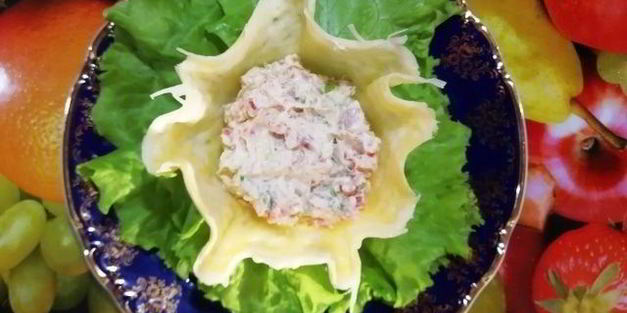 сырные корзиночки с салатом из тунца