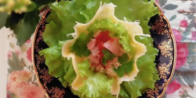 сырные корзиночки с салатом из тунца