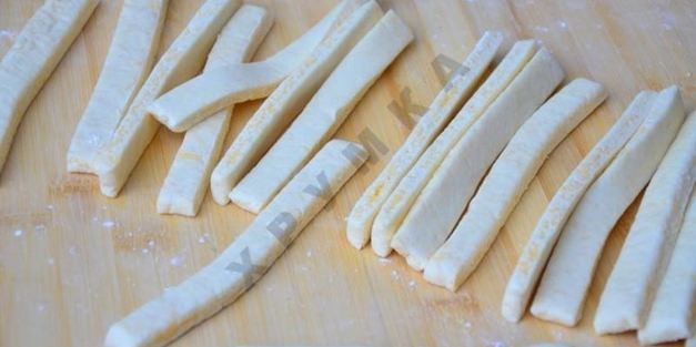 сырные палочки с кунжутом