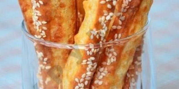 сырные палочки с кунжутом