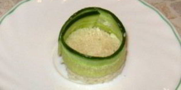 закуска из крабового мяса с огурцом