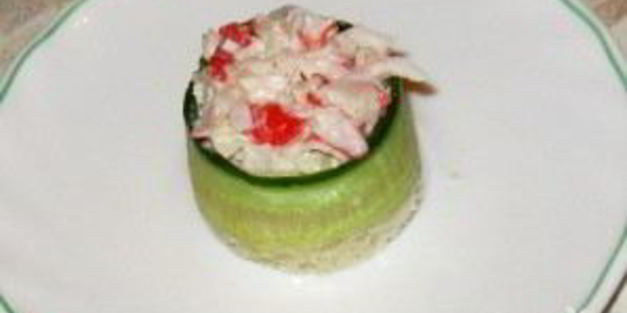 закуска из крабового мяса с огурцом