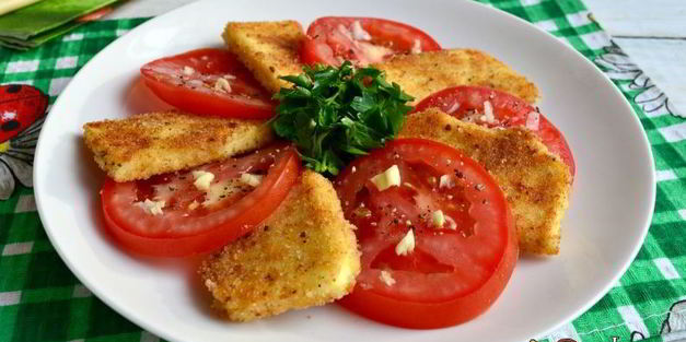 закуска из помидоров и жареной брынзы