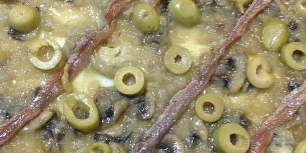 закуска с оливками и анчоусами