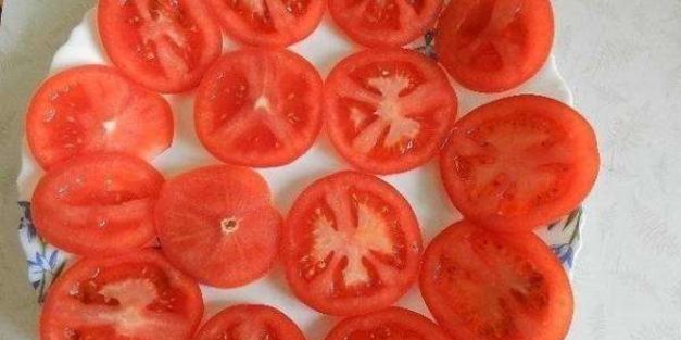 закуска с помидорами и сыром