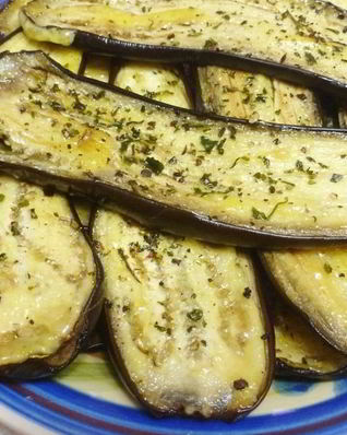 Закусочные запеченные баклажаны