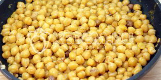 жареный нут с зеленью